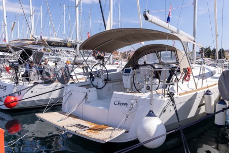 Jeanneau Sun Odyssey 449 Cherry