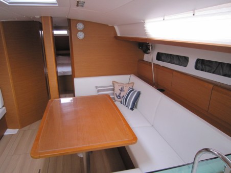 Jeanneau Sun Odyssey 449 Airbender