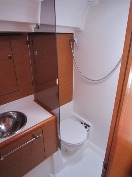 Jeanneau Sun Odyssey 449 Airbender