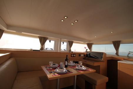 Lagoon-Bénéteau Lagoon 400 S2 - 4 + 1 cab. Sailing Blue 4