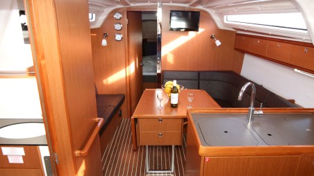 Bavaria Yachtbau Bavaria Cruiser 37 - 3 cab. Bibi