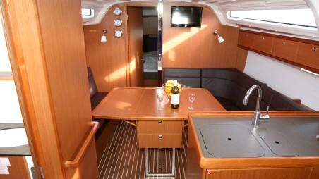Bavaria Yachtbau Bavaria Cruiser 37 - 3 cab. Bibi