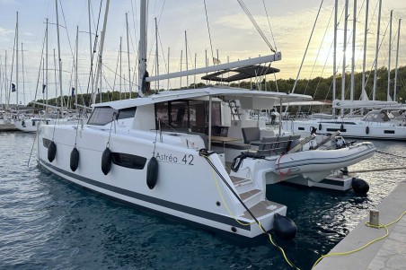 Fountaine Pajot Fountaine Pajot Astrea 42 Arisa