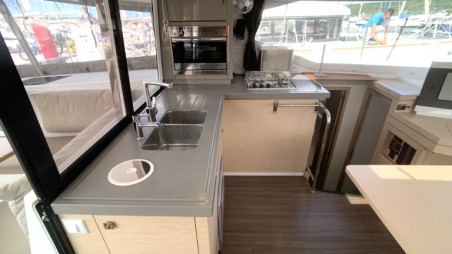 Fountaine Pajot Fountaine Pajot Lucia 40 - 3 cab. Idefix