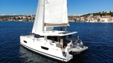 Fountaine Pajot Fountaine Pajot Lucia 40 - 4 cab. Leon