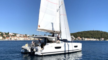 Fountaine Pajot Fountaine Pajot Lucia 40 - 4 cab. Leon