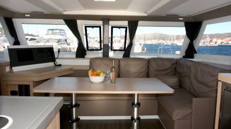 Fountaine Pajot Fountaine Pajot Lucia 40 - 4 cab. Leon