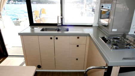 Fountaine Pajot Fountaine Pajot Lucia 40 - 4 cab. Leon