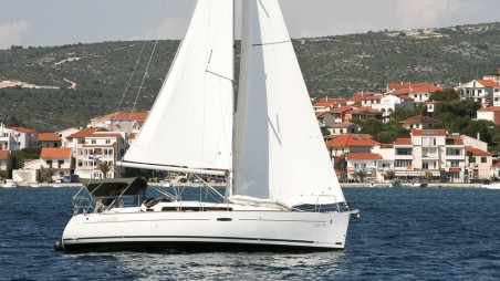 Oceanis 34.2 | Czarter jachtu Chorwacja | Travelboat