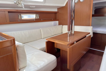Oceanis 34.2 | Czarter jachtu Chorwacja | Travelboat