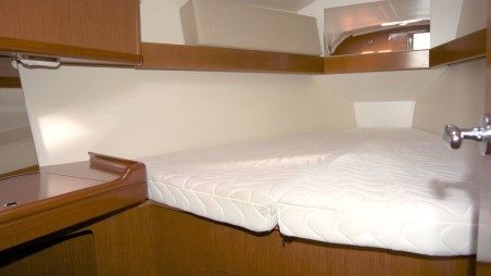 Oceanis 34.2 | Czarter jachtu Chorwacja | Travelboat