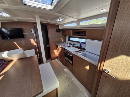 Bénéteau Oceanis 37.1 Agios