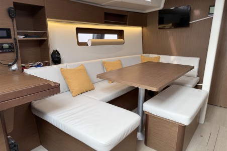 Bénéteau Oceanis 37.1 Agios