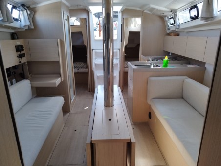 Bénéteau Oceanis 38.1 Lukas