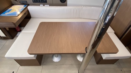 Bénéteau Oceanis 38.1 Maja