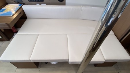 Bénéteau Oceanis 38.1 Maja