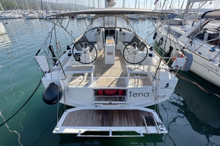Bénéteau Oceanis 38.1 Tena
