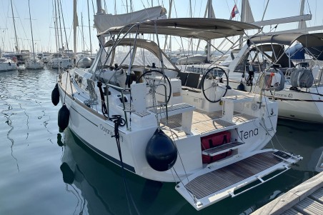 Bénéteau Oceanis 38.1 Tena