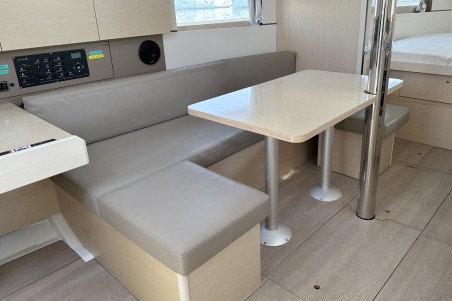 Bénéteau Oceanis 38.1 Tena