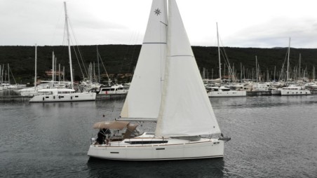 Jeanneau Sun Odyssey 389 - 2 cab. Tara