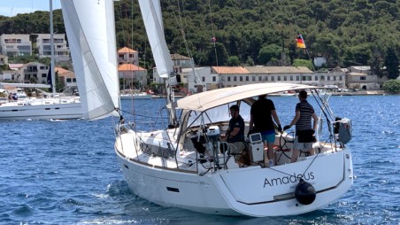 Jeanneau Sun Odyssey 389 Amadeus