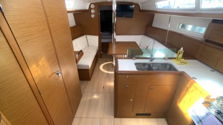 Jeanneau Sun Odyssey 389 Amadeus