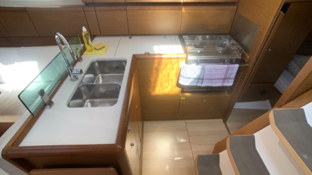 Jeanneau Sun Odyssey 389 Amadeus