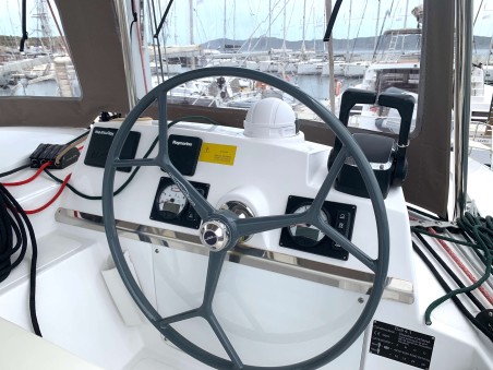 Catana Group Bali 4.1 - 4 + 2 cab.* Micha