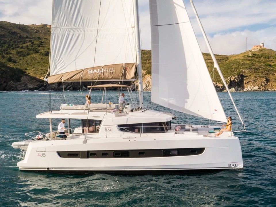 Catana Group Bali 4.6 - 4 + 2 cab. Noni