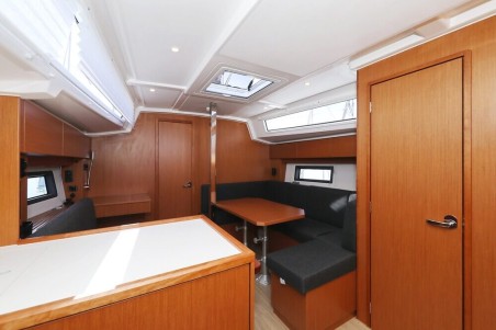 Bavaria Yachtbau Bavaria C38 Blue Note