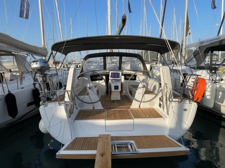 Hanse 388 | Yacht Charter Greece | Travelboat
