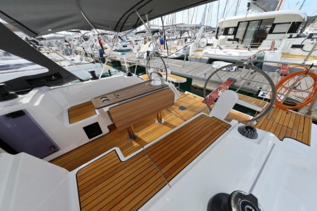 Bavaria Yachtbau Bavaria C38 Freewise