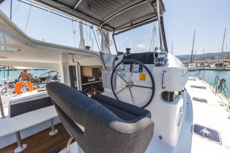 Lagoon-Bénéteau Lagoon 40 - 4 + 2 cab Deva
