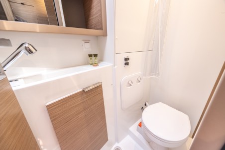 Lagoon-Bénéteau Lagoon 40 - 4 + 2 cab Deva