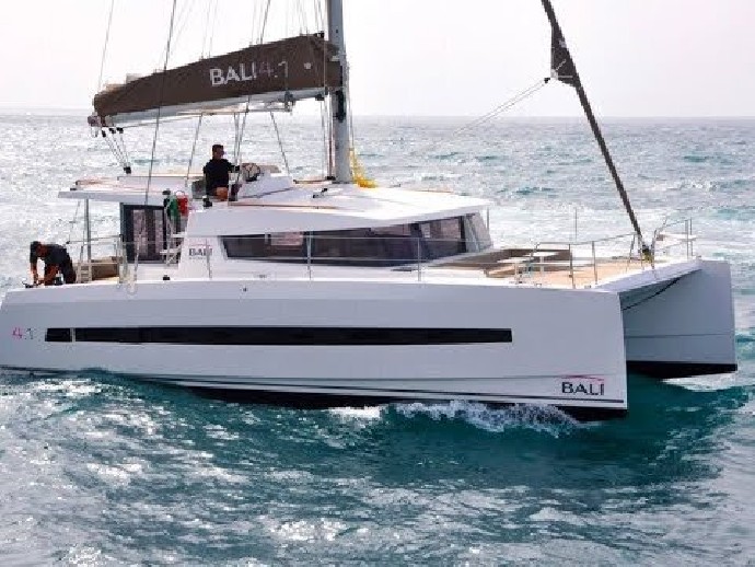 Catana Group Bali 4.1 - 4 cab. Efi