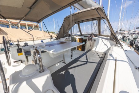 Bénéteau Oceanis 38.1 Elisa