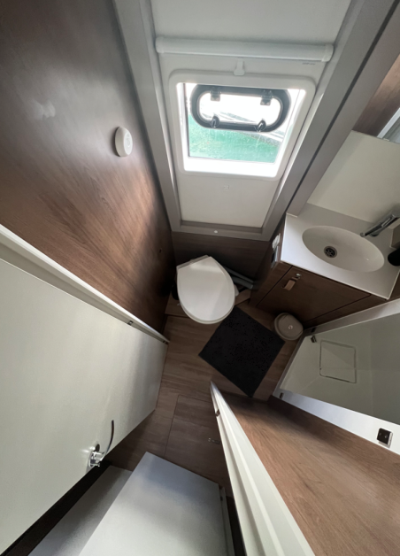 Catana Group Bali 4.4 - 4 + 2 cab. Blue Diamond