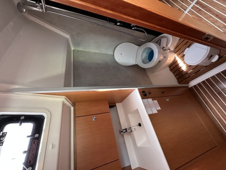 Bavaria Yachtbau Bavaria C42 Leopard