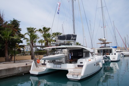 Lagoon-Bénéteau Lagoon 42 - 4 + 2 cab. Sea novels