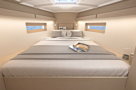 Oceanis 37.1 | Yacht Charter Greece | Travelboat