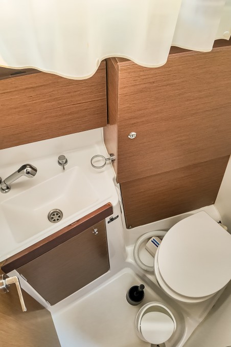 Bénéteau Oceanis 38.1 The Boss