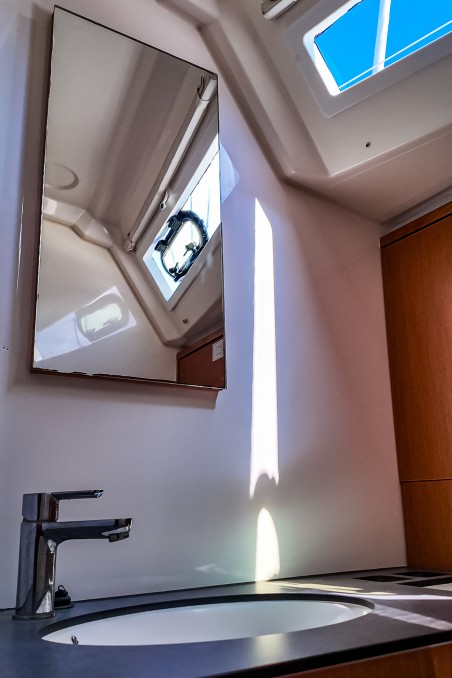 Bénéteau Oceanis 38.1 The Boss