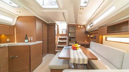 Bénéteau Oceanis 40.1 Roza