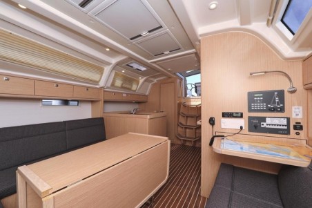 Bavaria Yachtbau Bavaria Cruiser 37 - 3 cab. Sofija