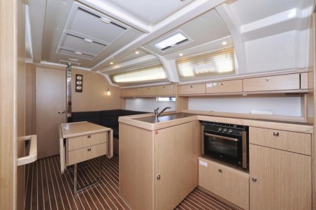 Bavaria Yachtbau Bavaria Cruiser 37 - 3 cab. Sofija