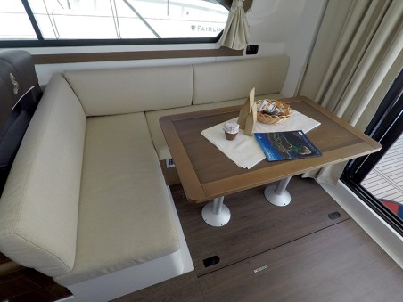 Beneteau Antares 36 | Czarter jachtu Chorwacja | Travelboat