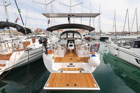 Bavaria Yachtbau Bavaria Cruiser 37 - 3 cab. Spectrum