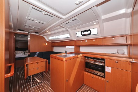 Bavaria Yachtbau Bavaria Cruiser 37 - 3 cab. Spectrum