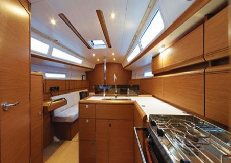 Jeanneau Sun Odyssey 389 Agios Georgios