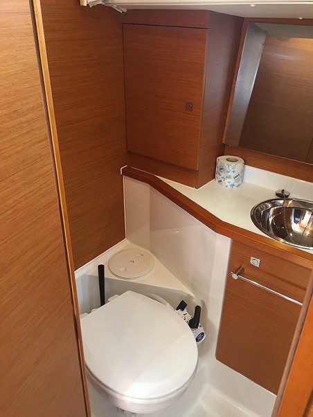 Jeanneau Sun Odyssey 389 Agios Georgios